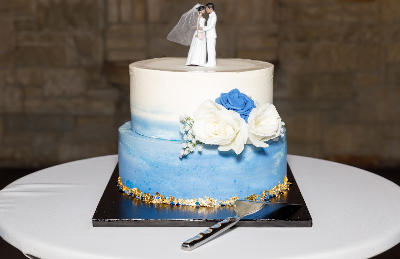 Blue ombré wedding cake